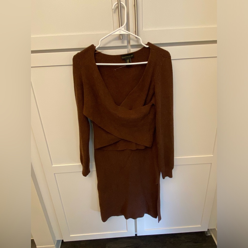 House of Harlow Two Piece Brown Sweater Top and Skirt - Picture 6 of 10